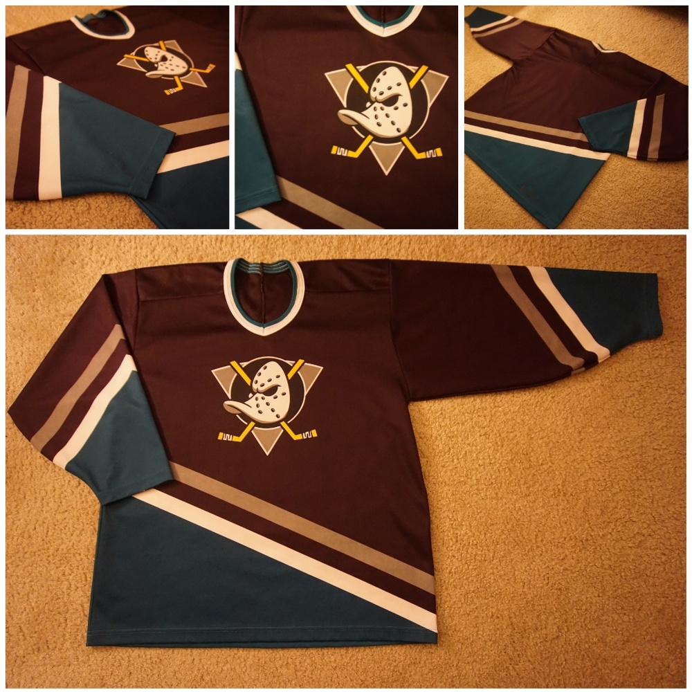 Vintage NHL Mighty Ducks Hockey Jersey CCM L